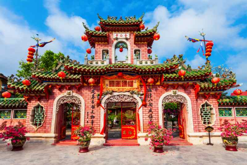 Friends Group Tour: Exploring Vietnam's Central Charms with Discounts
